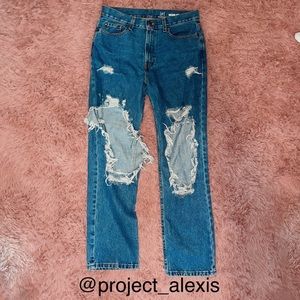 ⭐️Distressed Jeans⭐️